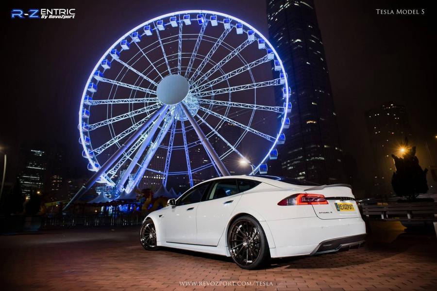  Tesla Model S P85D by Revozsport 2015 года  (фото 11 из 15)